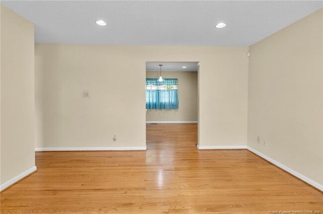 Building Photo - 1644 Inverness Dr