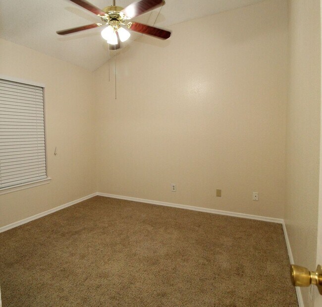 Building Photo - 11150 Loma Grande Dr