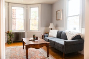 Building Photo - 119 Sherwood St