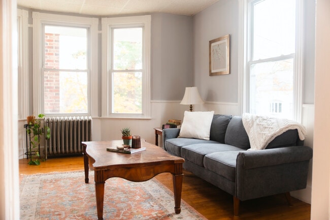 Building Photo - 119 Sherwood St