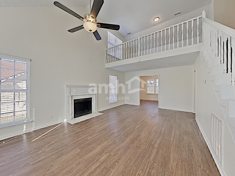 Building Photo - 3429 White Pine Dr