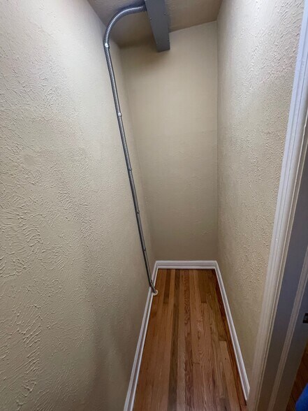 Building Photo - 1991 Glen Garry Dr