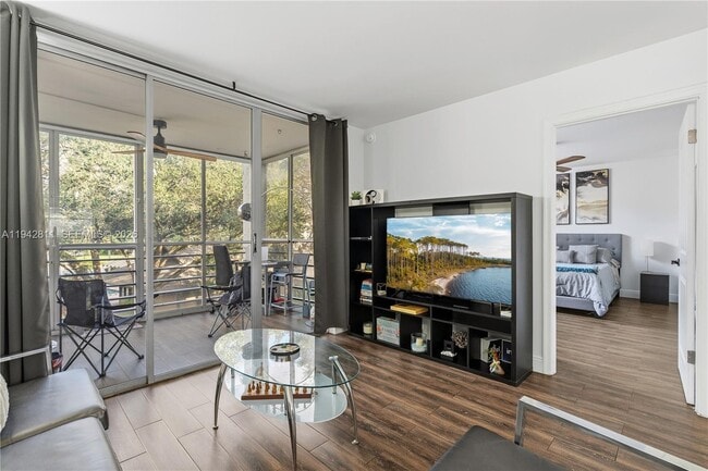 Building Photo - 9340 Lagoon Pl