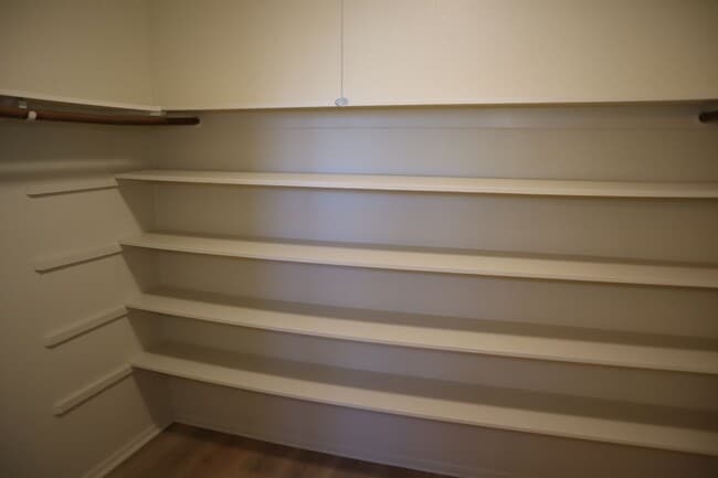 Building Photo - Livable, Lovable, & Avaiable!