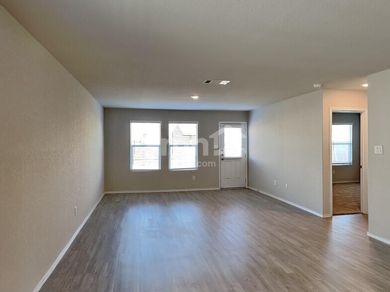 Building Photo - 10419 Varmus Dr