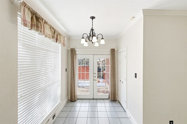 Building Photo - 5518 Australia Ct