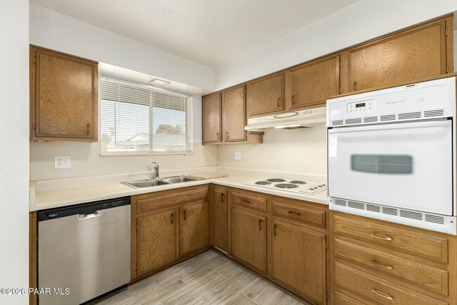 Building Photo - 11014 W Cheryl Dr