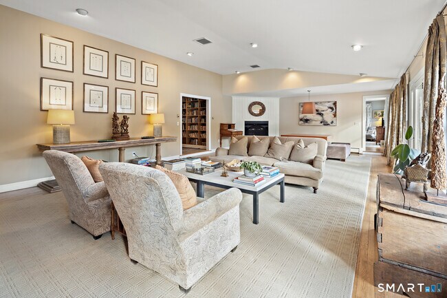 Building Photo - 6 Old Orchard Dr