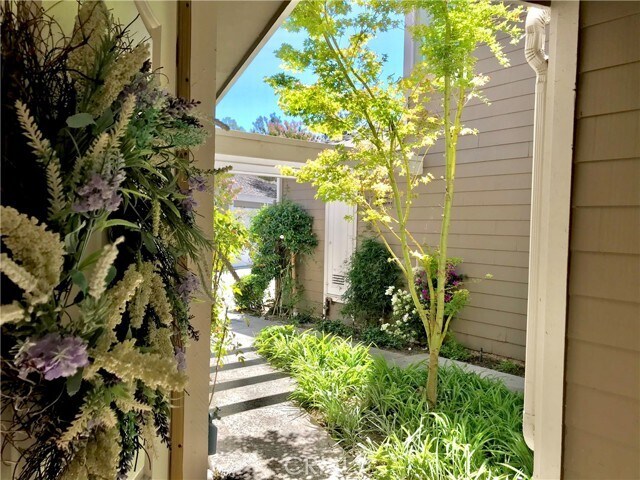 Building Photo - 208 Santa Rosa Ct