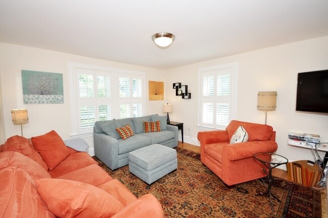 Building Photo - 150 Hubbard St