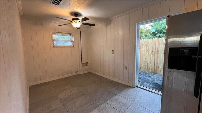 Building Photo - 4006 W Land Ave