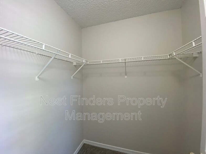 Building Photo - 2456 Justin Rd W