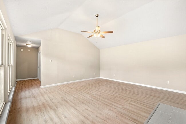 Building Photo - 2530 Spring Dusk Dr