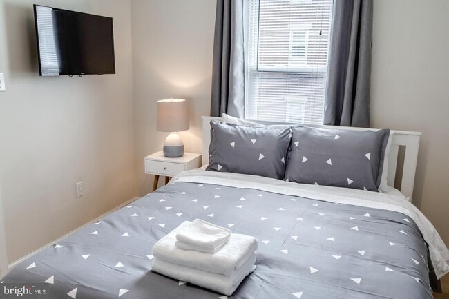 Building Photo - 2061 Kater St