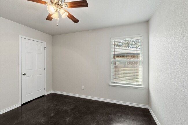 Building Photo - HH917 Ramblewood