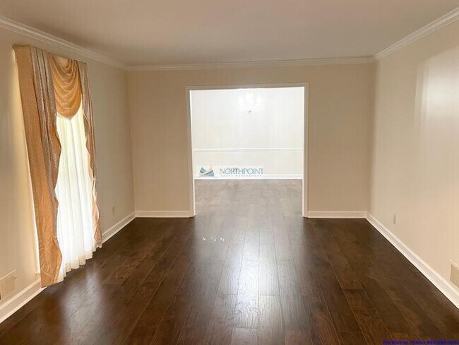 Building Photo - 5BR 3.5BA Stunning Home w/ Kitchen Suite • Garage + Carport in Marietta