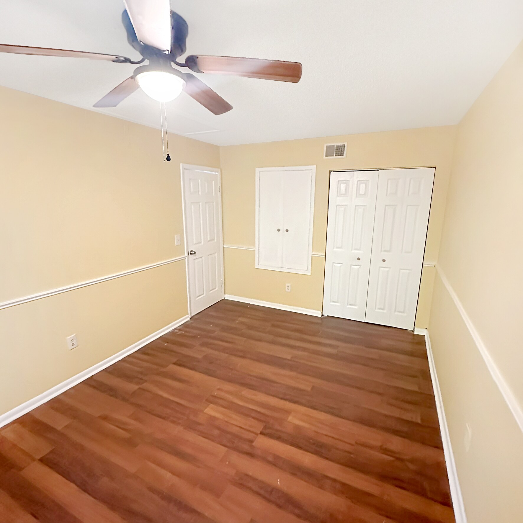 Building Photo - 405 Hickory Hill Dr