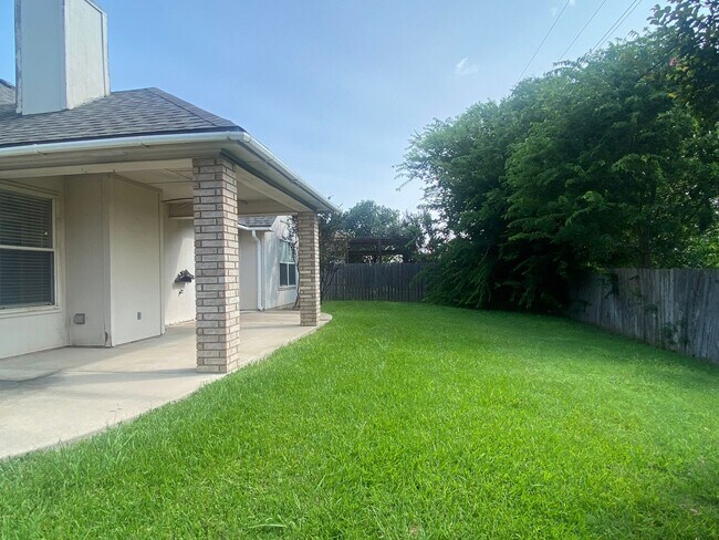 Building Photo - 4 BEDROOM BELTON ISD