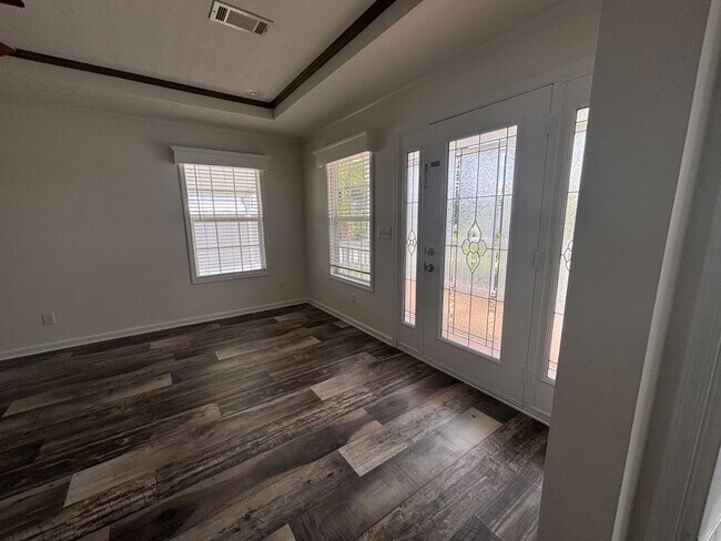 Building Photo - 459 Emden St