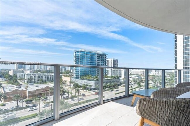 Building Photo - 17475 Collins Ave