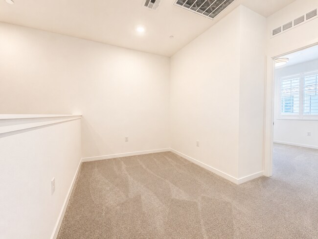 Building Photo - 33221 Opal Glass Dr