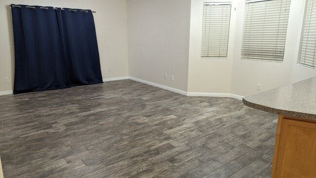 Building Photo - 3181 Alsace Way