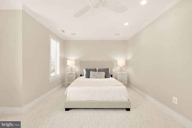 Building Photo - 622 Ponte Villas N