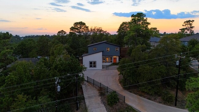 Building Photo - 326 Tahitian Dr