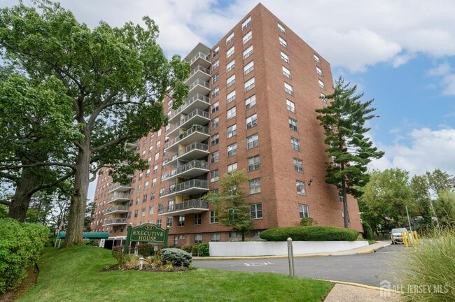 Building Photo - 301 Beech St