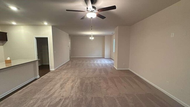 Building Photo - 105 Berry Dr