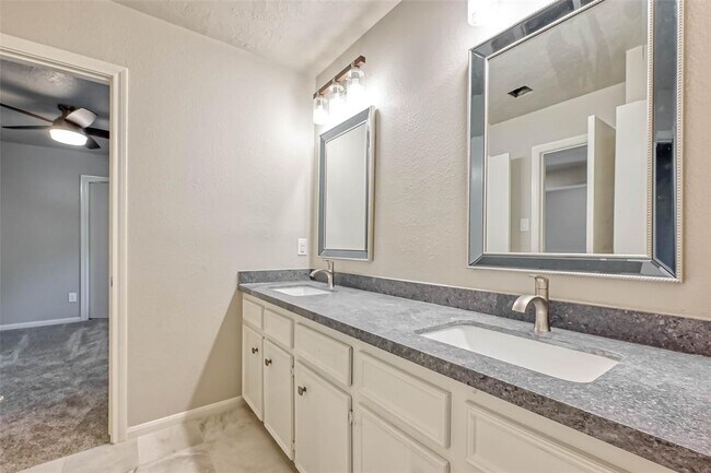 Building Photo - 3615 Highfalls Dr