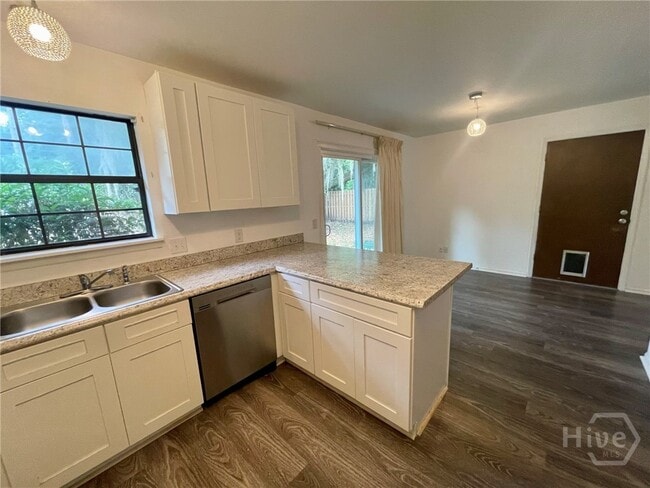 Building Photo - 18 Rivers Bend Dr