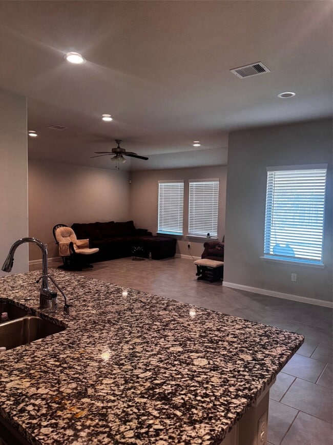 Building Photo - 5515 Russett Bay Ct