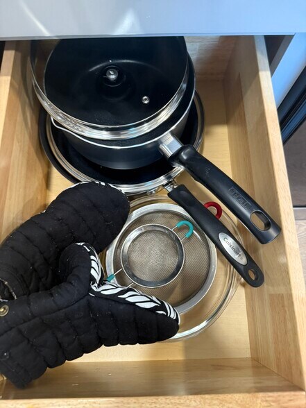 Building Photo - 826 7th Ave N