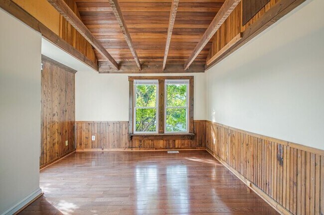 Building Photo - 307 Hawke St