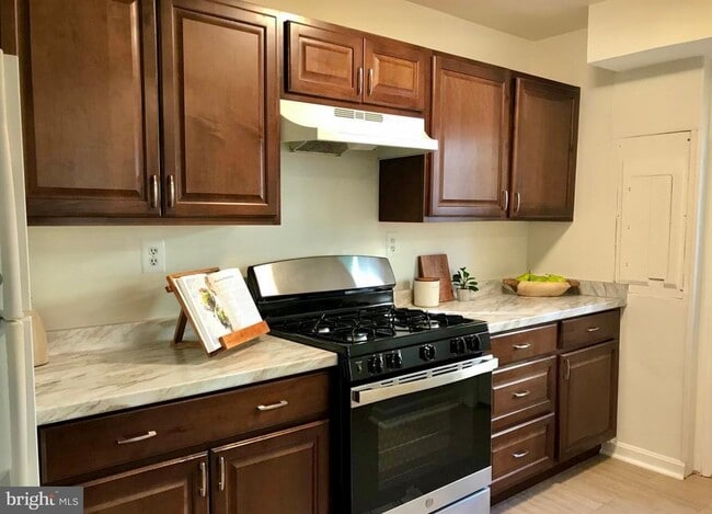 Building Photo - 4917 McCall St