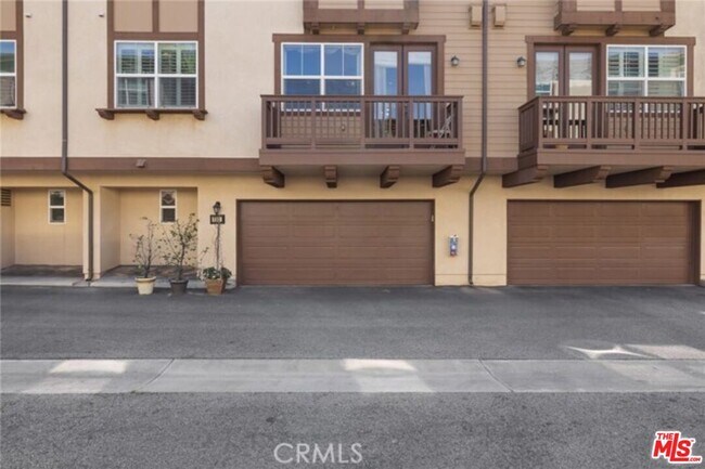 Building Photo - 732 Tennis Club Ln