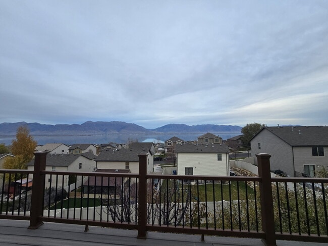 Building Photo - "Single Family Home with Incredible View!"