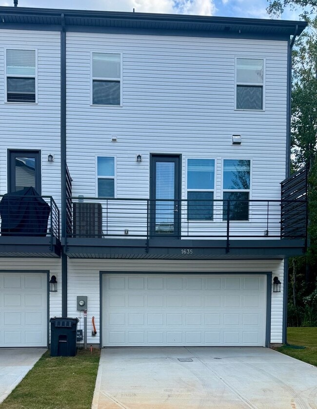 Building Photo - New Construction!  3BR/2.5BA Townhouse