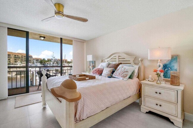 Building Photo - 2601 Marina Isle Way