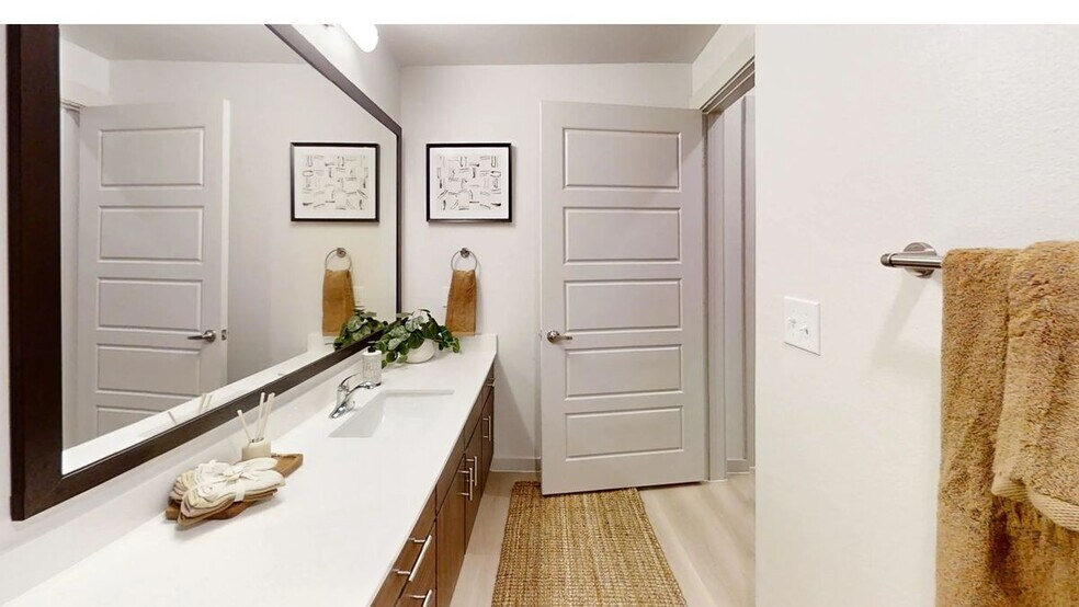Building Photo - 13023 Hema Dr