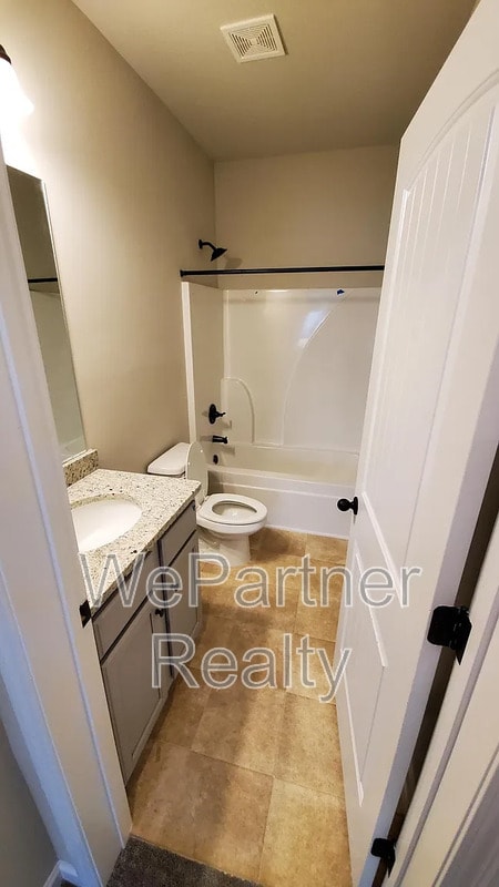 Building Photo - 1055 Bayrose Cir