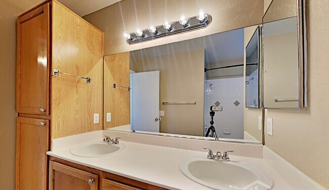 Building Photo - 3504 Redwood Ridge Way