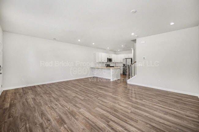 Building Photo - 7828 Nelson Rd