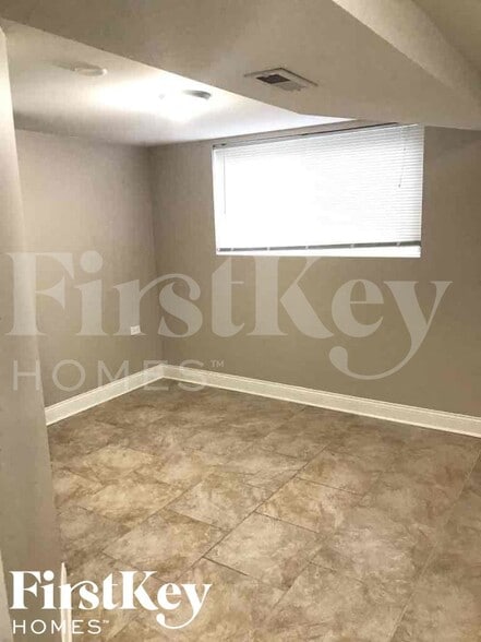 Building Photo - 430 E Clark St