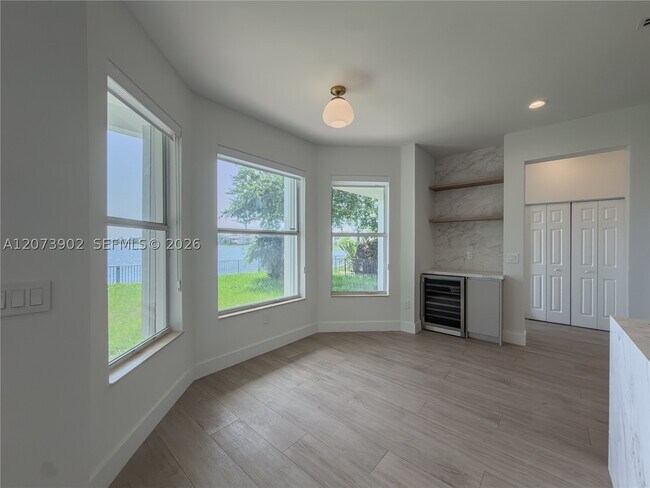 Building Photo - 5297 SW 183rd Ave