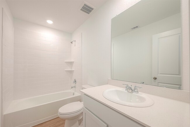 Building Photo - 1491 Las Cuevas Dr