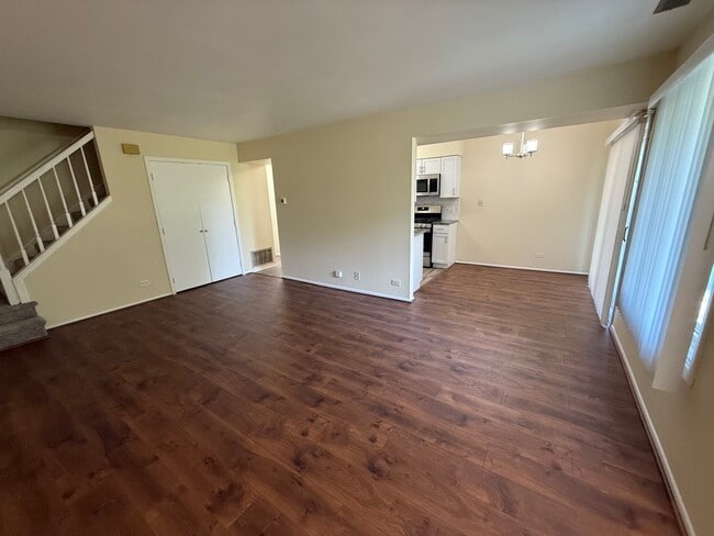 Building Photo - 385 Pierce Ct