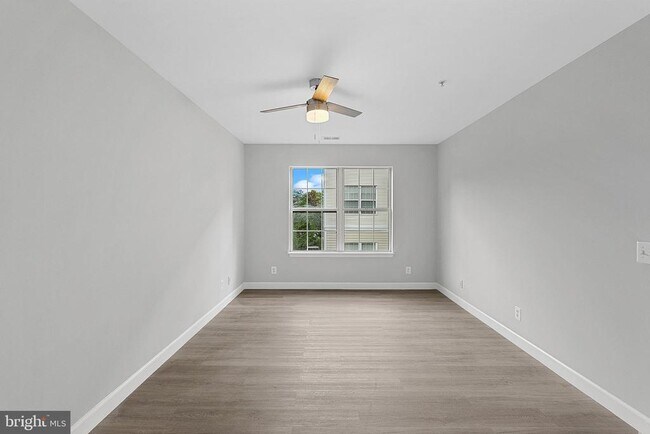 Building Photo - 21850 Locomotive Terrace