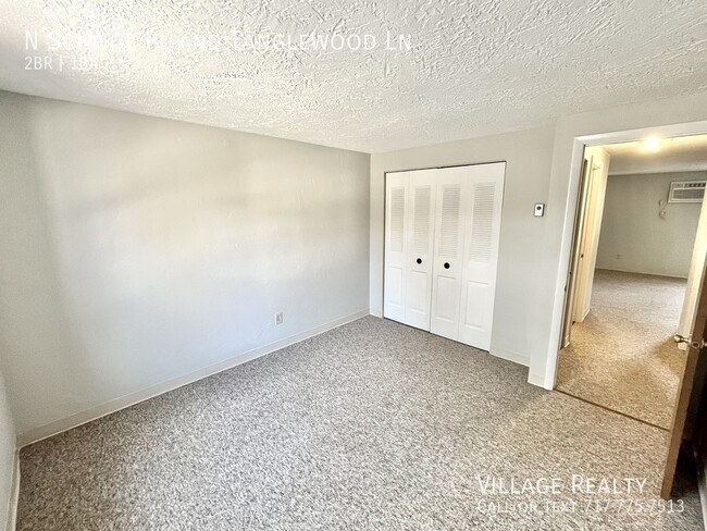 Building Photo - 307 N School Pl
